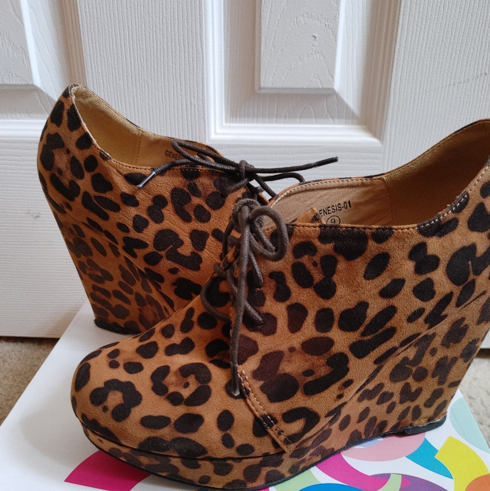 Leopard print wedges
